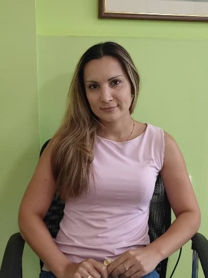 ,,Važno je pružiti adekvatnu podršku korisnicama uključujući sve relevantne aktere u slučaj“… — naslovna