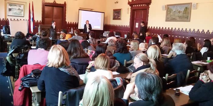 Socijalno stanovanje za žene u situaciji nasilja — naslovna