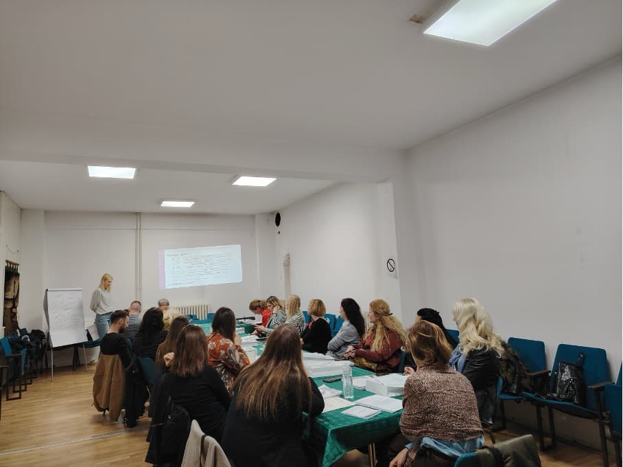 U Novom Sadu održane obuke za unapređenje podrške ženama sa iskustvom nasilja namenjene predstavnicima/cama institucija iz opštine Odžaci — slika 1