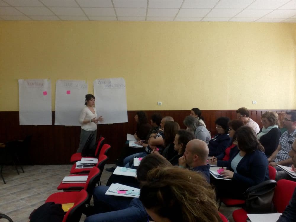 Obuka “POSTUPANJE PROFESIONALACA/KI U RADU SA ŽENAMA IZ MARGINALIZOVANIH GRUPA SA ISKUSTVOM NASILJA I ZAŠTITA ŽENA ŽRTAVA SPECIFIČNIH OBLIKA NASILJA” — naslovna