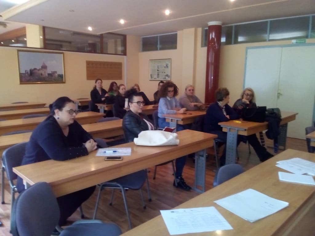 Informativna kampanja i sastanci sa lokalnim nevladinim organizacijama i aktivima žena u 10 opština — slika 1
