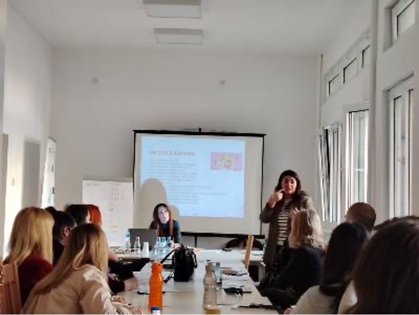 Trening: Procena rizika u slučajevima rodno zasnovanog nasilja za profesionalce iz oblasti socijalne zaštite — naslovna